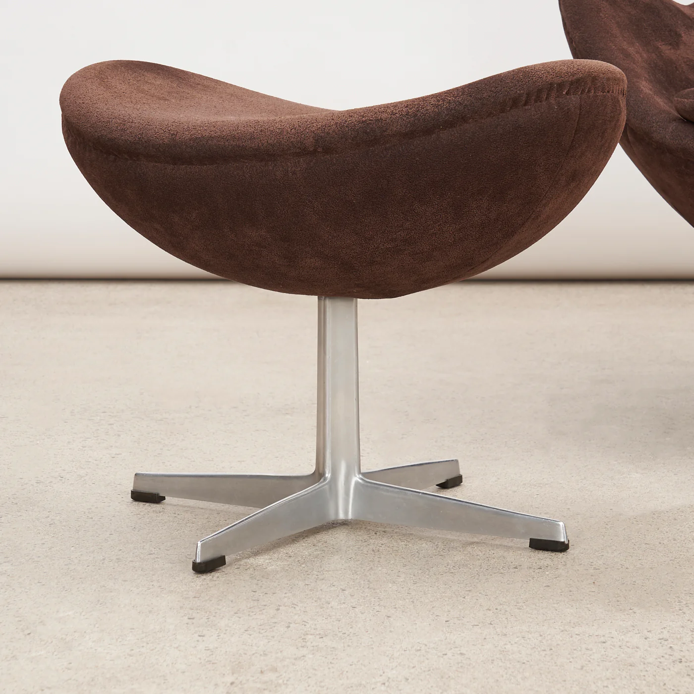 '60s era 'Egg' Chair & Ottoman by Arne Jacobsen for Fritz Hansen, Denmark - Image 11