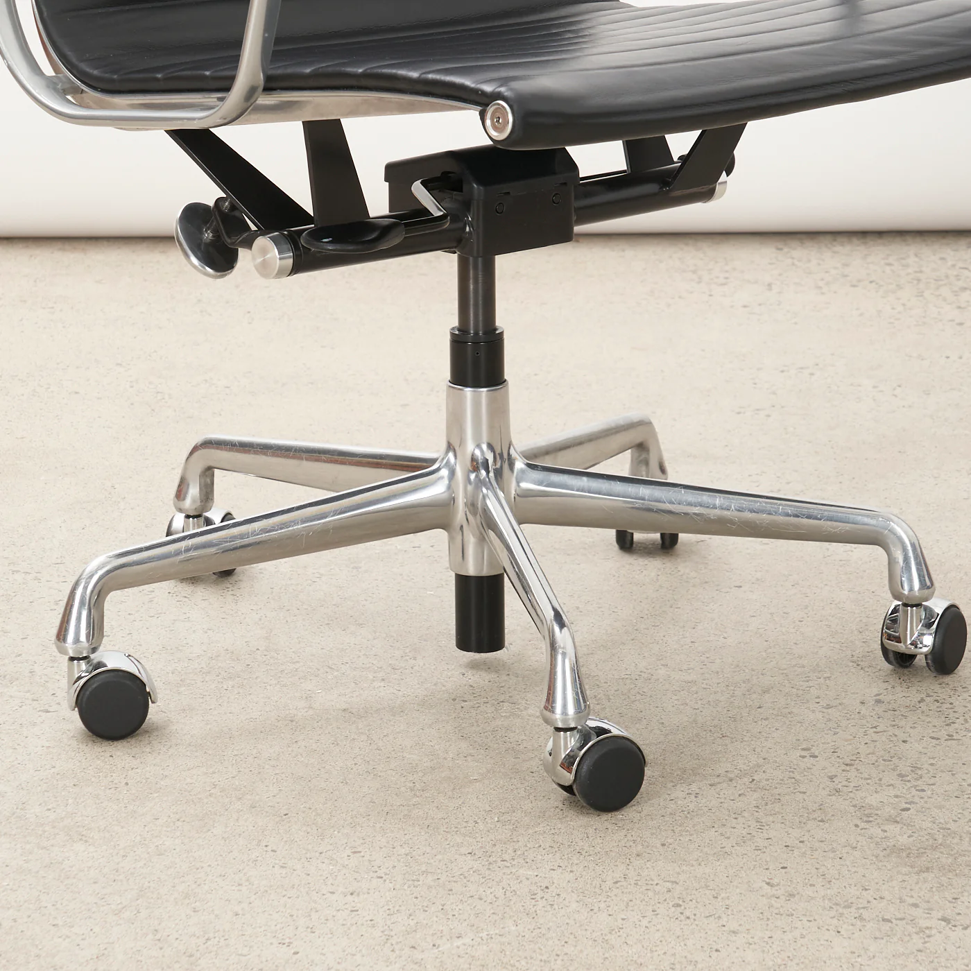 Black Leather Eames Management Chair for Herman Miller - Image 5