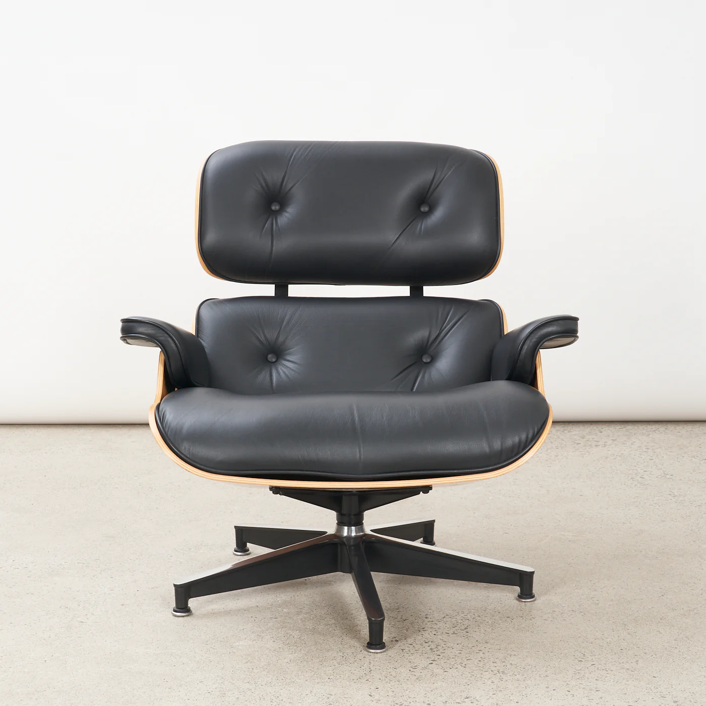 Eames Walnut & Black Leather Lounge Chair & Ottoman for Herman Miller - Image 4