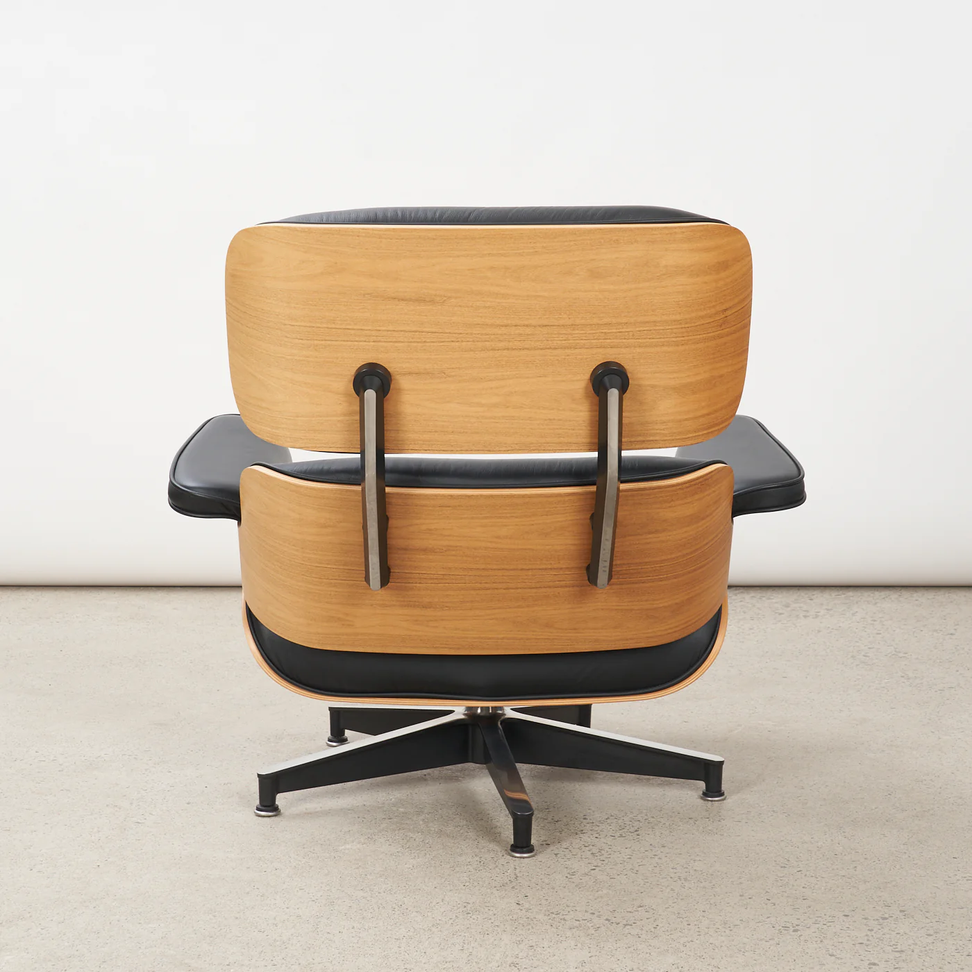 Eames Walnut & Black Leather Lounge Chair & Ottoman for Herman Miller - Image 6
