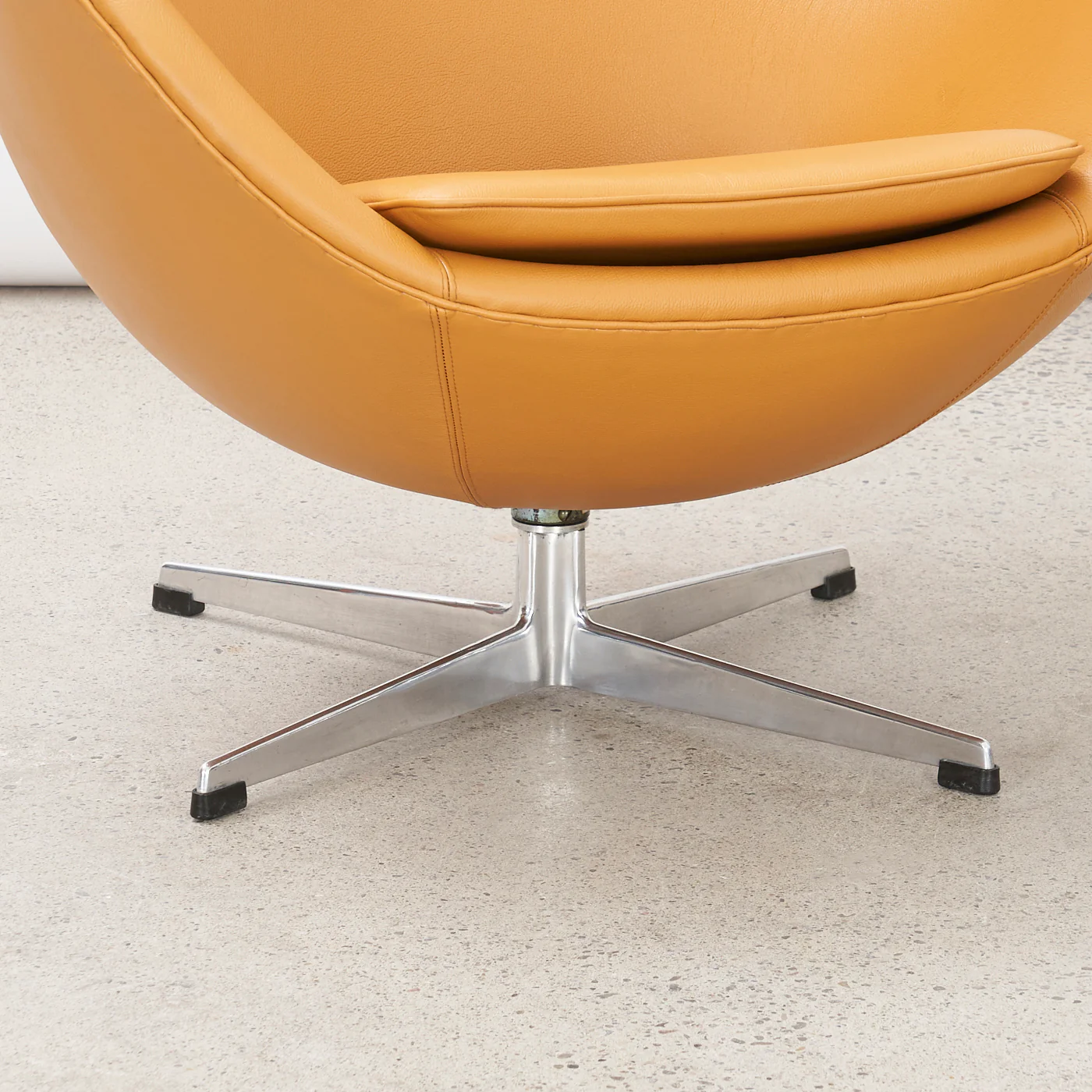 'Egg' Chair by Arne Jacobsen for Fritz Hansen, Denmark - Image 4