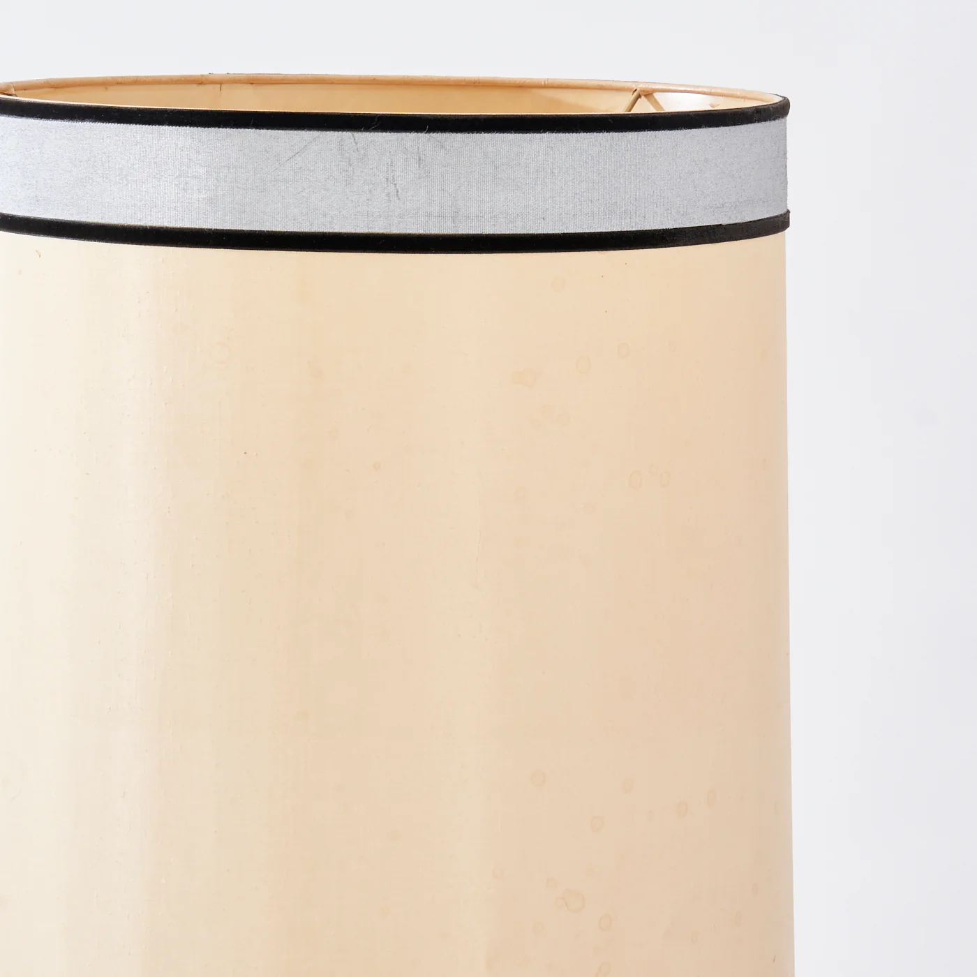 Lucite & Chrome Table Lamp by Laurel - Image 4