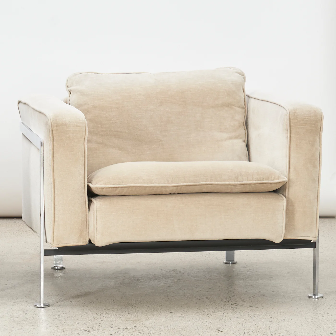 Pair of Club Chairs by Robert Haussmann for Nienkämper - Image 10