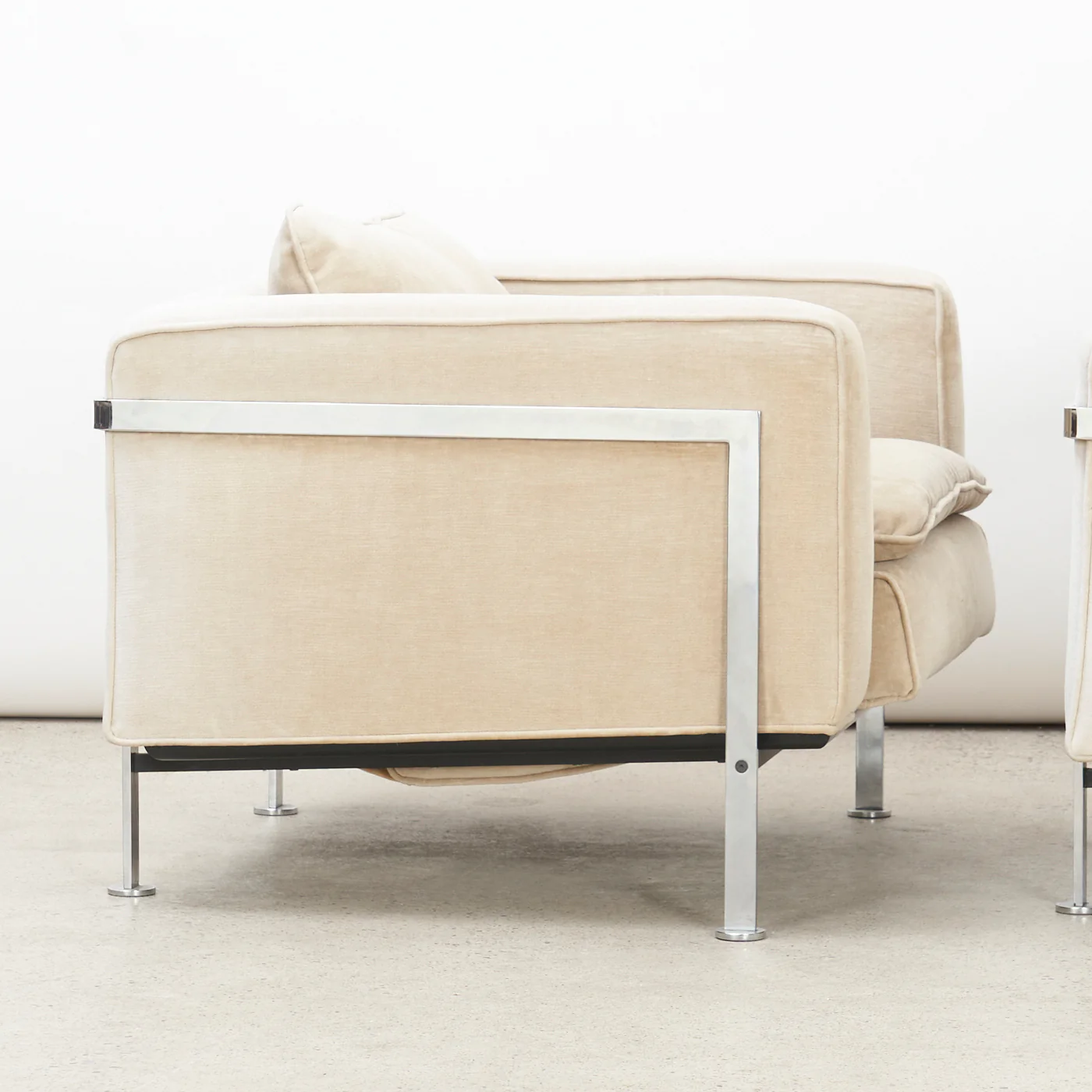 Pair of Club Chairs by Robert Haussmann for Nienkämper - Image 3
