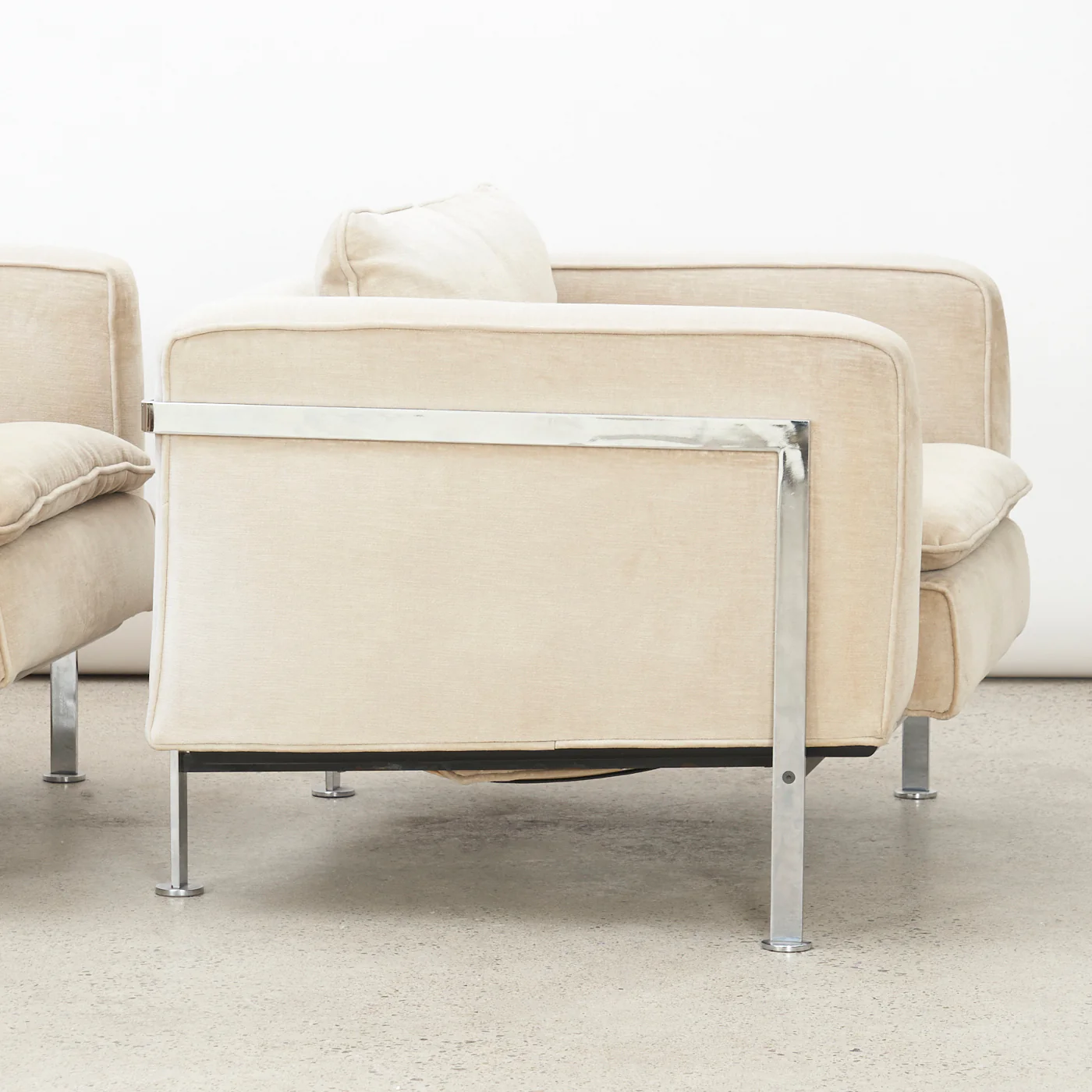 Pair of Club Chairs by Robert Haussmann for Nienkämper - Image 4