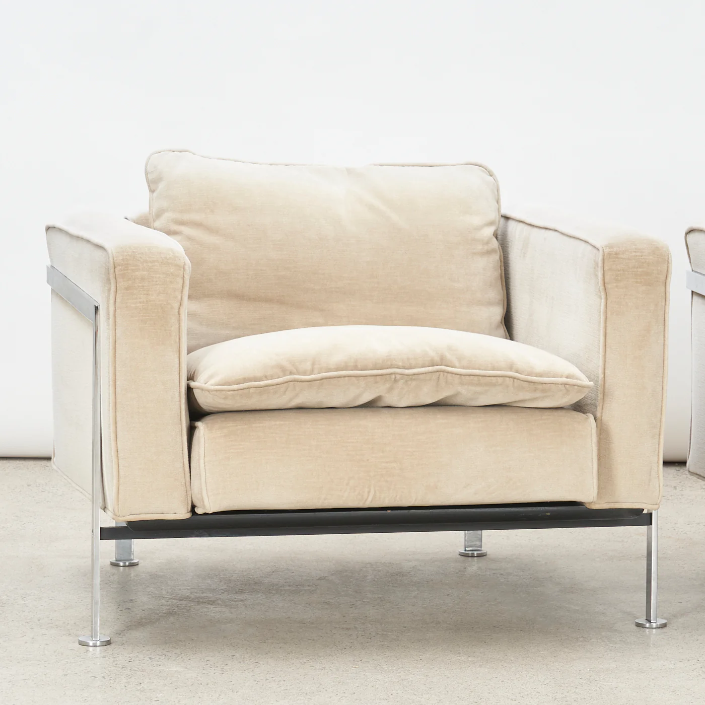 Pair of Club Chairs by Robert Haussmann for Nienkämper - Image 9