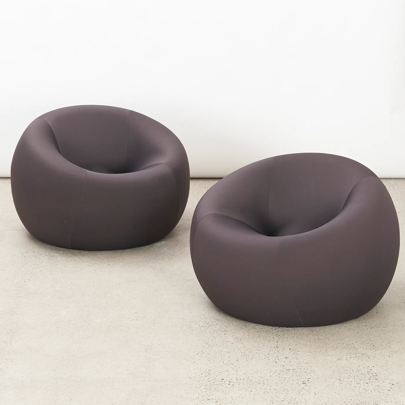 Pair of 'UP1' Lounge Chairs by Gaetano Pesce for B&B Italia, Italy - Image 2