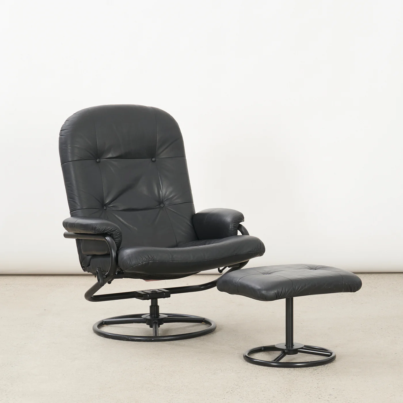 Reclining Leather Lounge Chair & Ottoman by Palliser