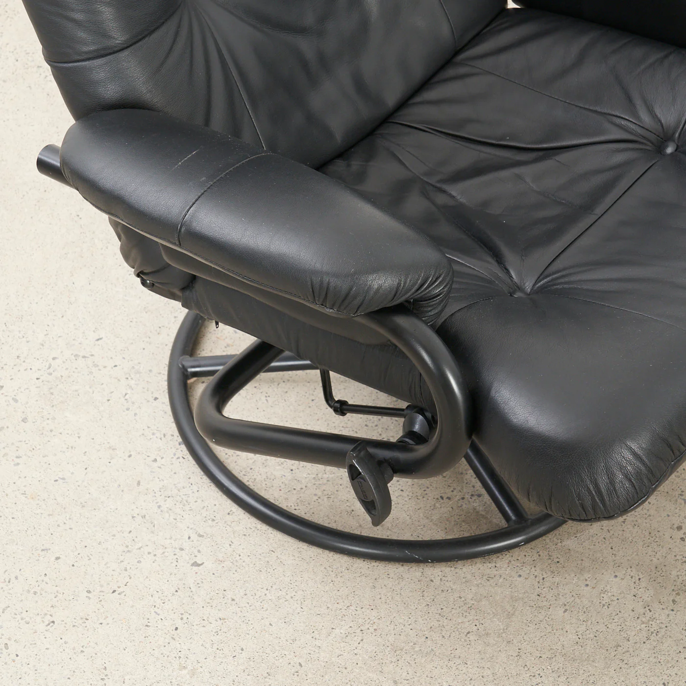 Reclining Leather Lounge Chair & Ottoman by Palliser - Image 9