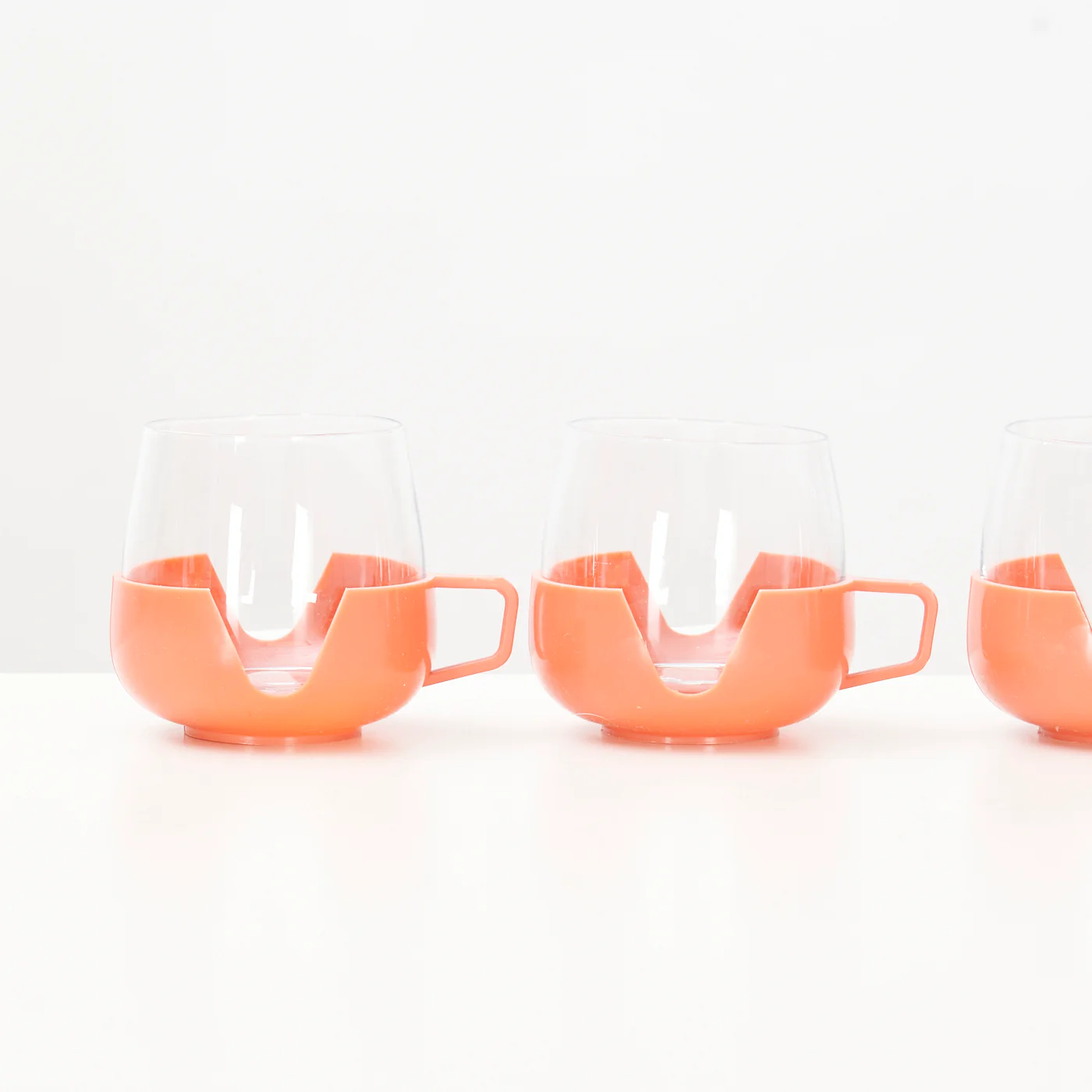 Set of 4 Drinking Glasses w/ Plastic Handles - Image 4