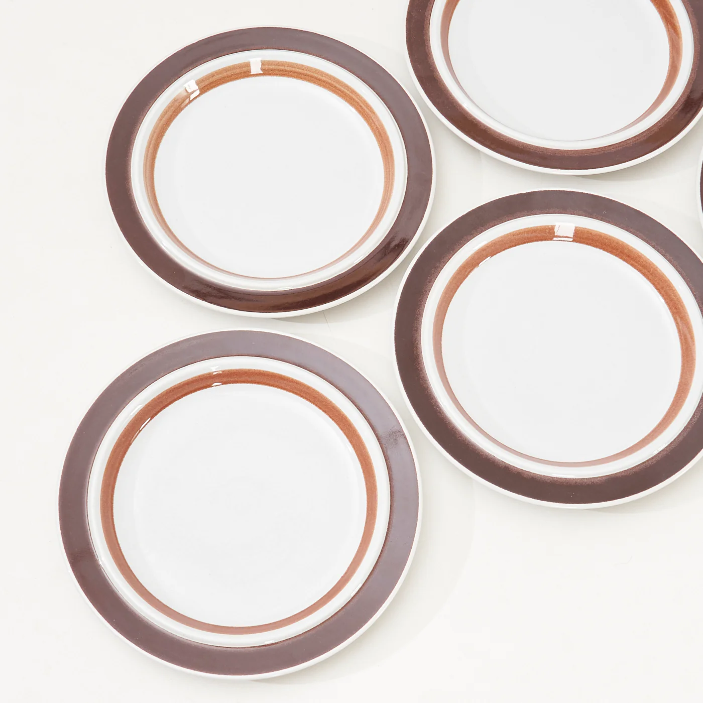 Set of 5 Vintage Stoneware Plates - Image 4
