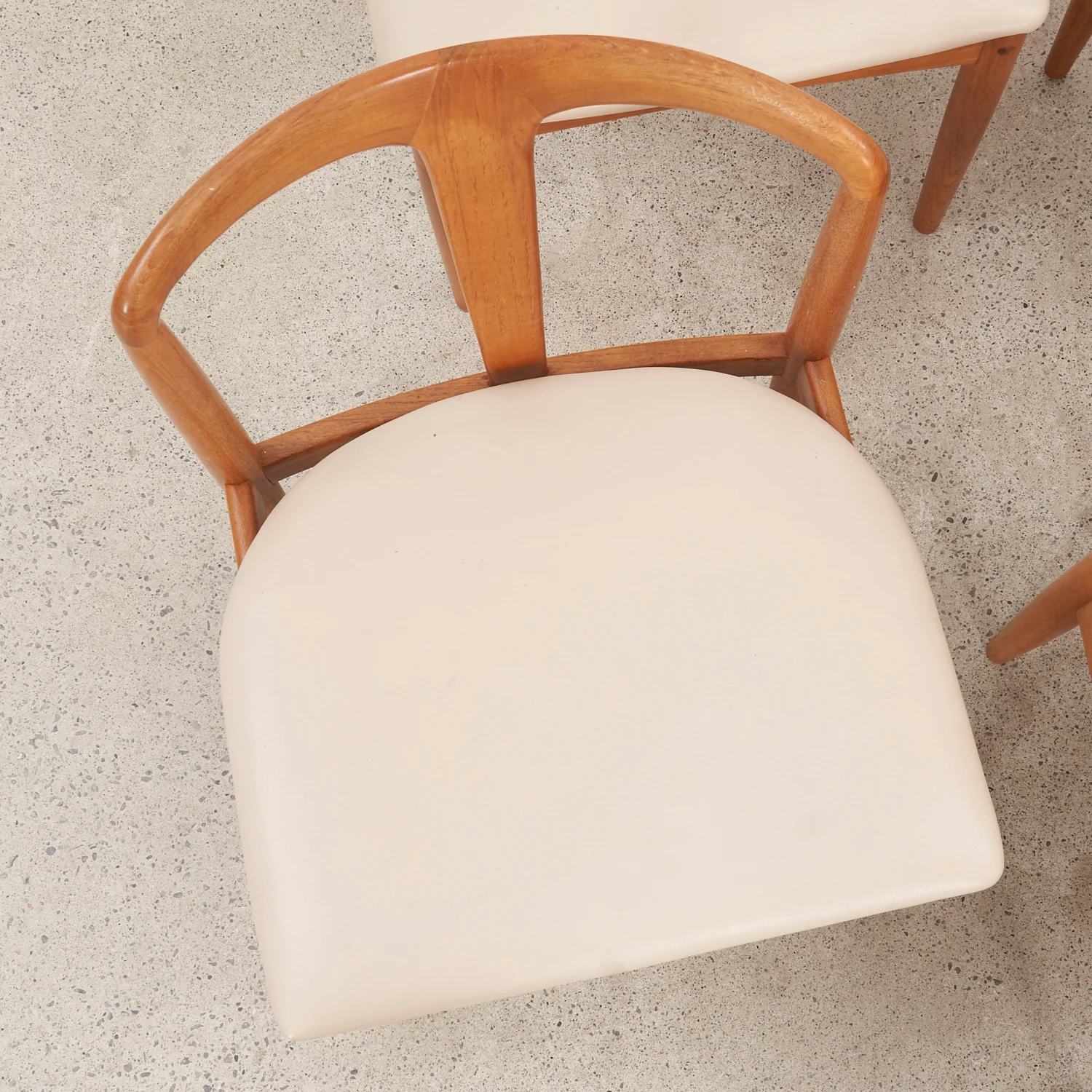 Set of 6 Teak & Leather 'Juliane' Chairs by Johannes Andersen for Uldum Møbelfabrik, Denmark - Image 9