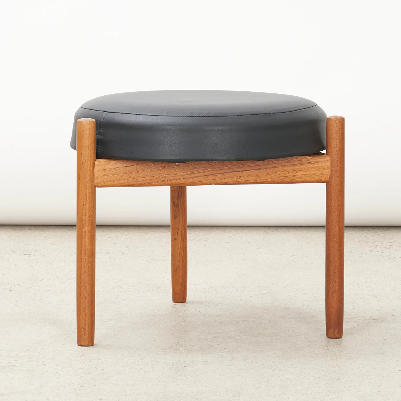 Teak & Vinyl Stool by Hugo Frandsen for Spøttrup Møbelfabrik, Denmark - Image 5
