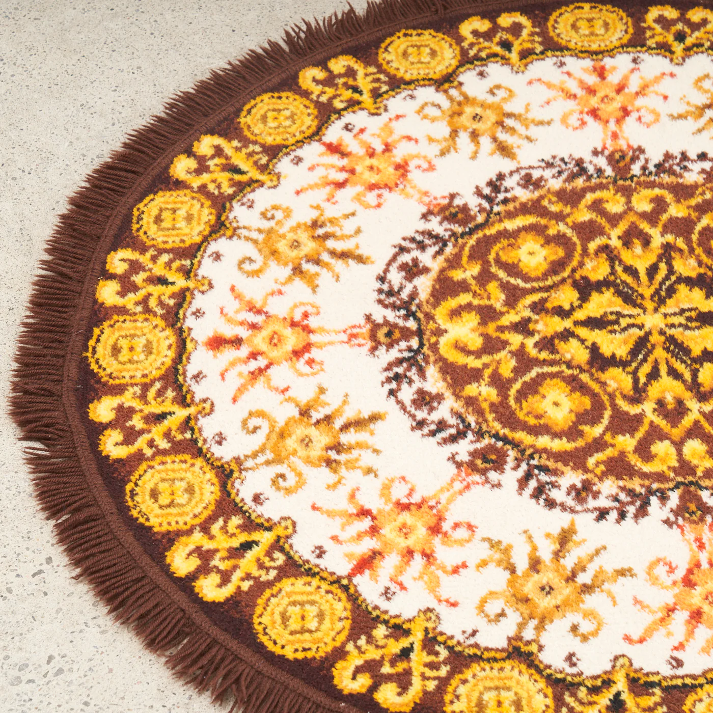 Vintage Round Rug - Image 4